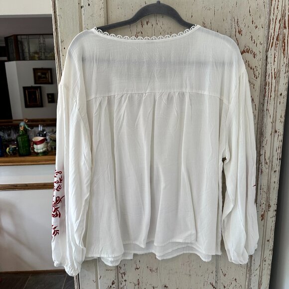 BOUTIQUE EMBROIDERED PEASANT BLOUSE - Picture 11 of 11